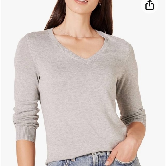 NWT Amazon Essentials Women's Classic-Fit Lightweight Long-Sleeve V-Neck Sweater - Picture 1 of 6
